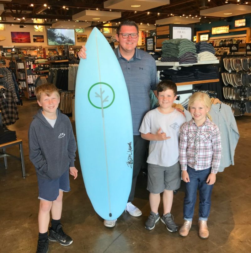 Arbor Awards a Surf Prescriptions Surfboard to Twins from Newport Elementary
