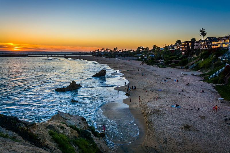 live, and sell, in Corona del Mar